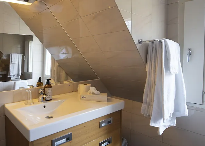 Hotell Treetop Hangout &