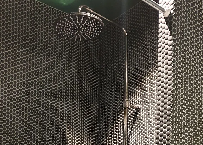 Hotel Treetop Hangout &