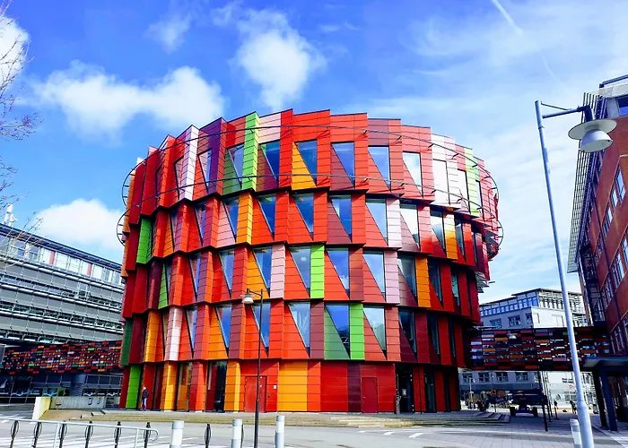 Treetop Hangout & Hotell