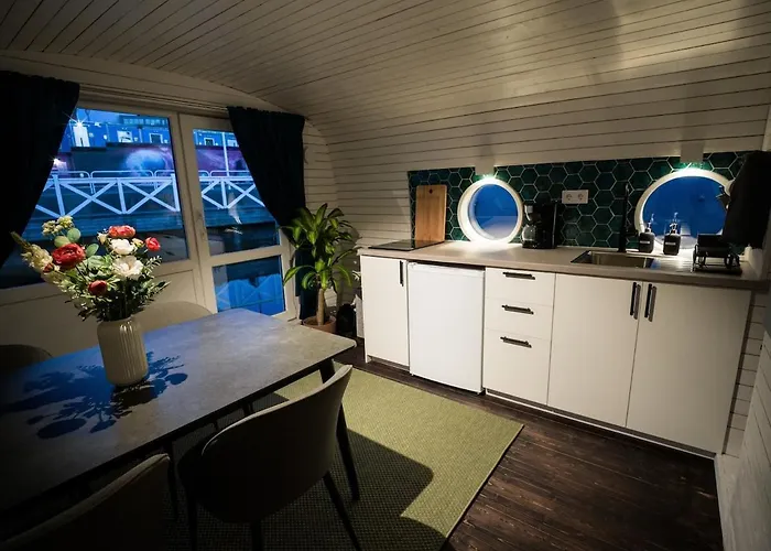 Unique Houseboat Experience In Сasa de vacaciones *