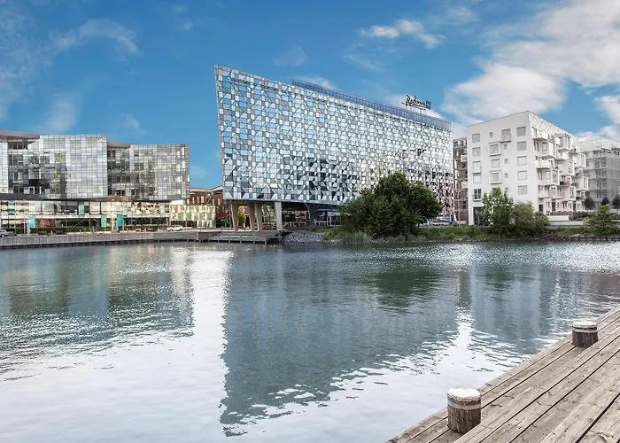 Hotel Radisson Blu Riverside 4*