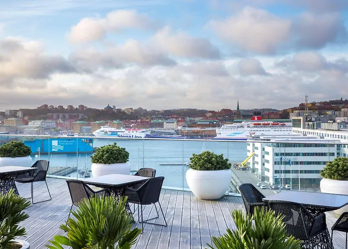 Отель Radisson Blu Riverside 4*