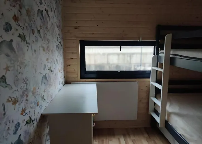 Floating Downtown Tekne