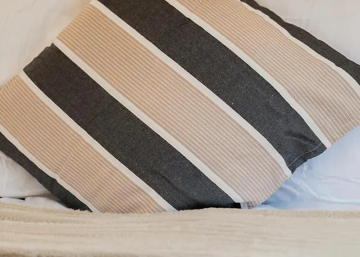 Warm Modern In The Heart Of Linne & Haga Lägenhet