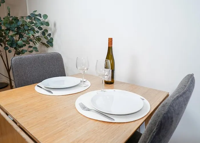 Modern In The Heart Of Linné, Walk To Haga Appartement