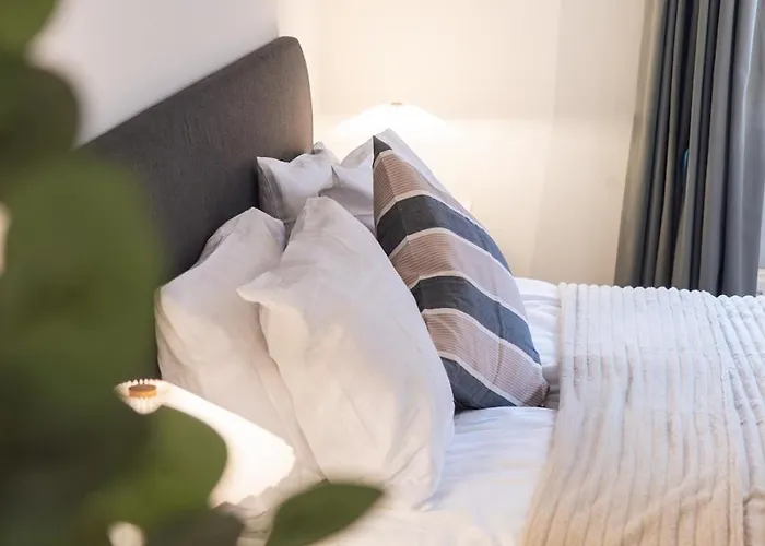 Warm Modern In The Heart Of Linne & Haga 公寓