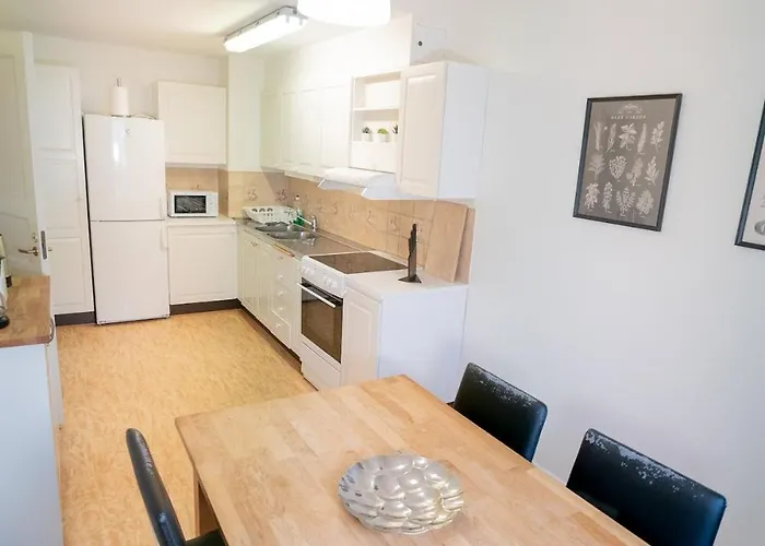 Large City-centre Appartamento