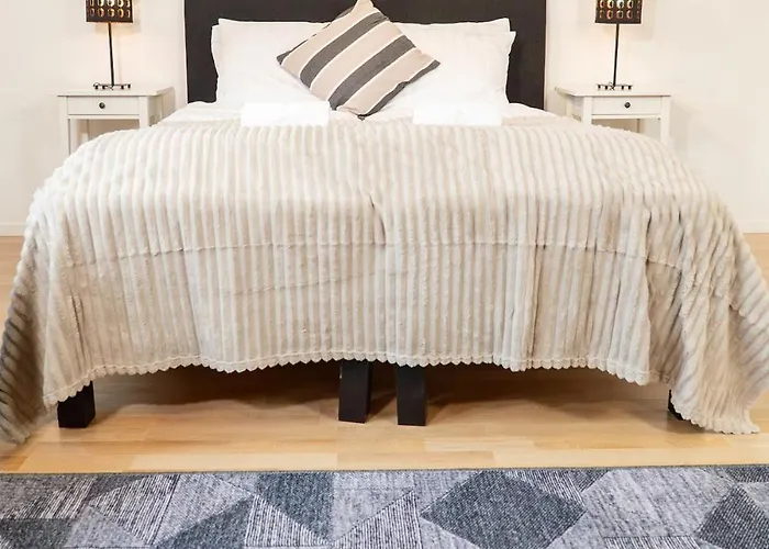 Modern In The Heart Of Linne, Walk To Haga *