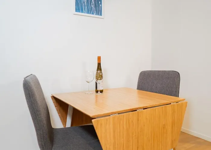 Warm Modern In The Heart Of Linne & Haga 哥德堡