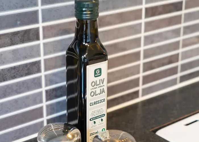 Large 2br - Scandinavian Design - Balcony