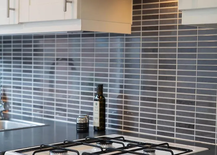 Large 2br - Scandinavian Design - Balcony *