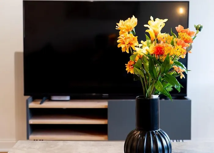 Large 2br - Scandinavian Design - Balcony Apartament *