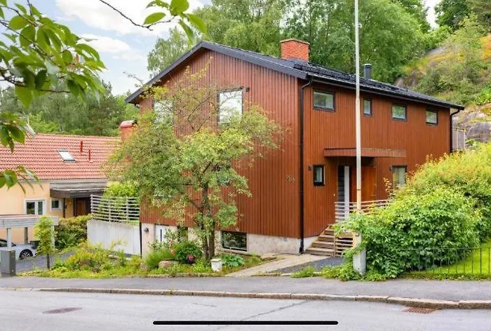 Beautiful House Close To Center