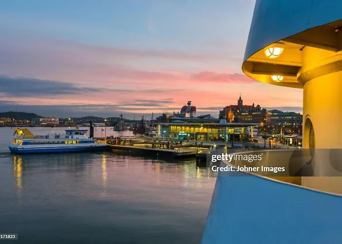 One Large With 3 Single Beds Pensión