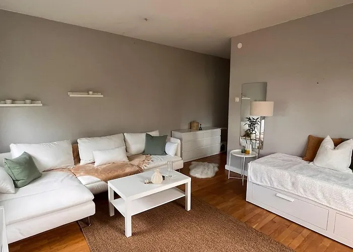 Apartment Cozy Apartment, Located Only 10min From The