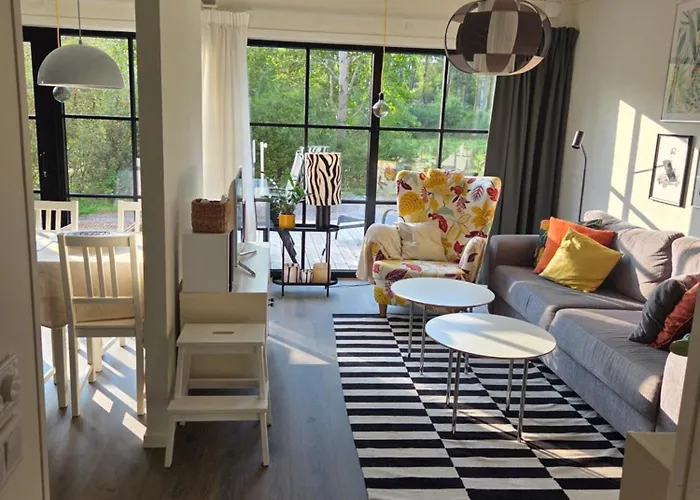 The Little House By The Paddock - Only For Non Smokers * Gothenburg