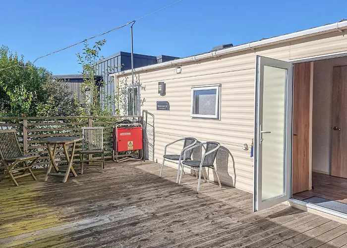 2 Bedroom Lovely In Goeteborgs *