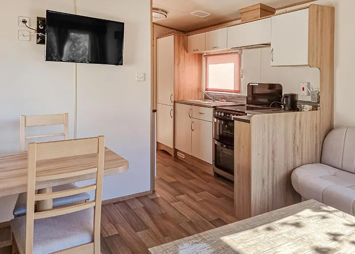 2 Bedroom Lovely In Goeteborgs *