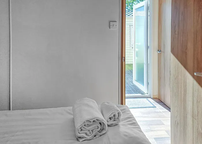 2 Bedroom Lovely In Goeteborgs