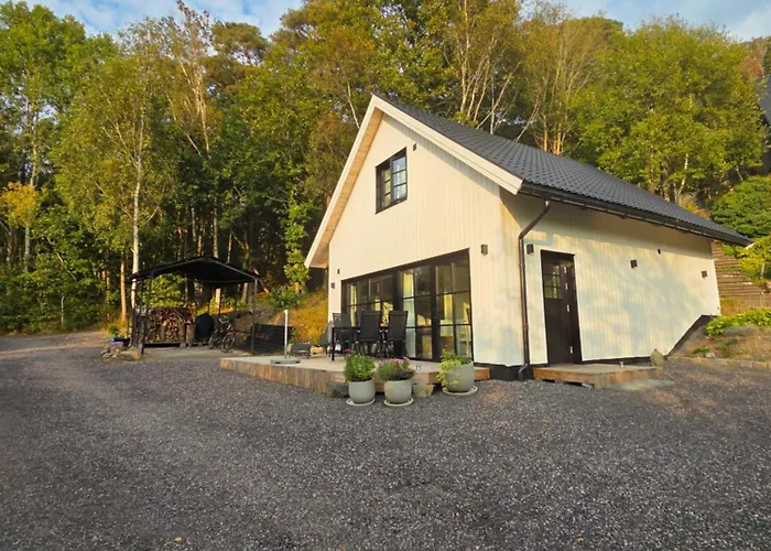 The Little House By The Paddock - Only For Non Smokers Гётеборг