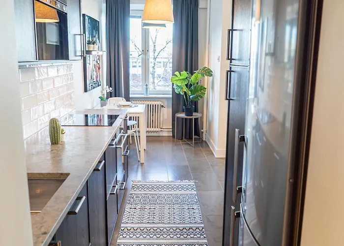 Spacious With Balcony Near Ullevi *