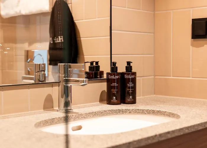 Hotel Quality The Book