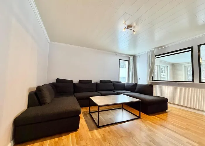 Workers Premium - 5 Bedroom - 10 Beds - Parking 別荘 ヨーテボリ