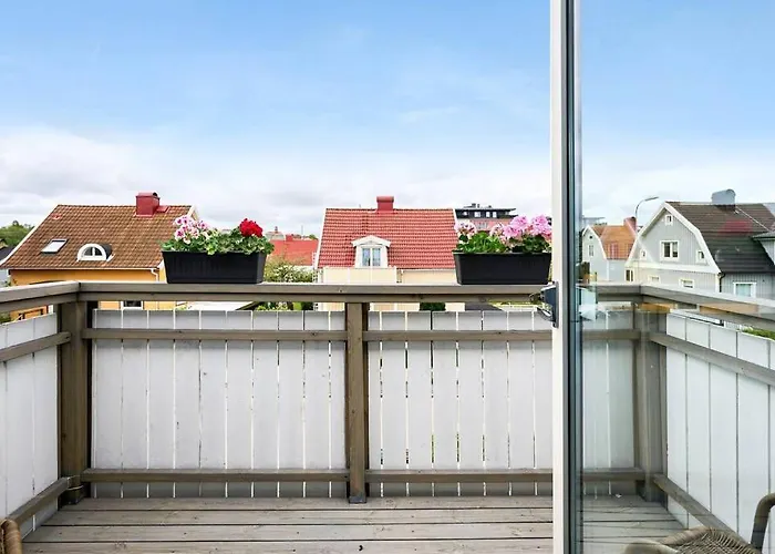 Semesterbostad Workers - 4br - 8 Beds - 2 Kitchens - Volvo