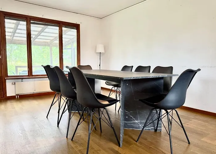 Workers - 11 Beds - Parking - Near Volvo Gotenburg