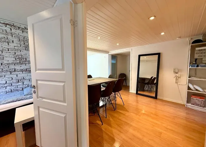 Workers - 5 Bedroom - 2 Bath - Volvo - Parking *