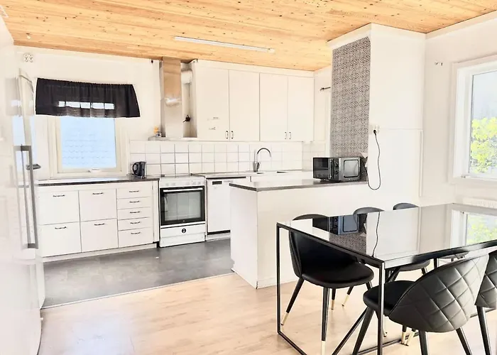 Perfect Workers - 11 Beds - 7 Bedroom - 2 Baths - Volvo Semesterbostad