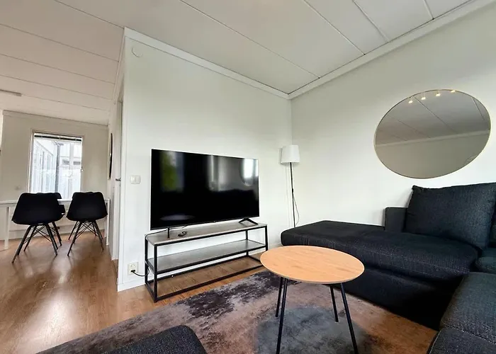 Hébergement de vacances Workers - 2 Bath - 9 Beds - Parking