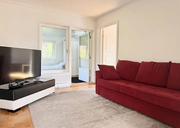 Perfect Workers - 11 Beds - 7 Bedroom - 2 Baths - Volvo Semesterbostad *