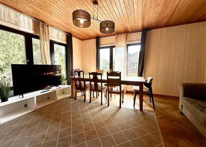 Вилла Spacious 7br With Parking For Large Groups *