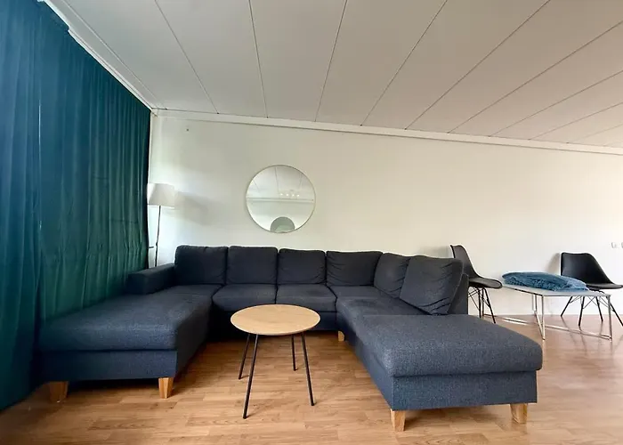 Workers - 2 Bath - 9 Beds - Parking Holiday home Gothenburg