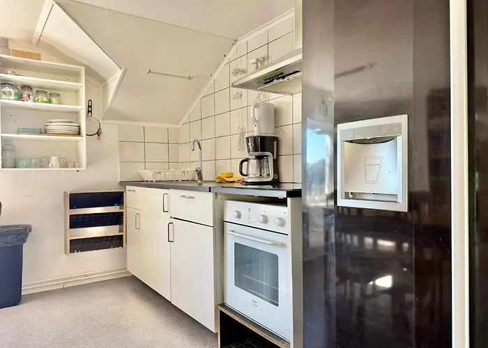 Feriehus Workers • 19 Beds • 3 Kitchens • Volvo • Parking *