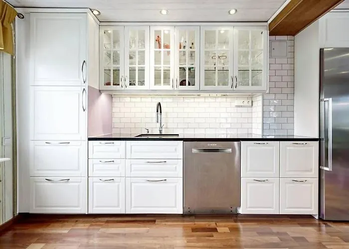 Semesterbostad Workers - 4br - 8 Beds - 2 Kitchens - Volvo *