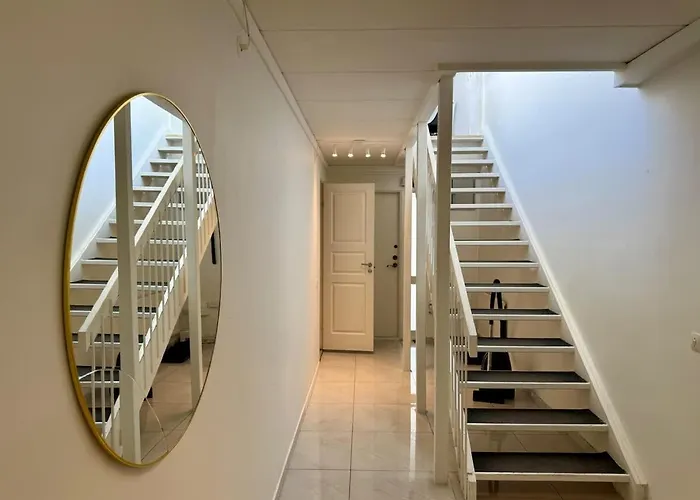 Workers - 2 Bath - 9 Beds - Parking Gothenburg