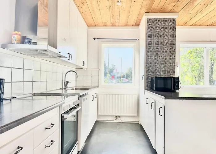 Perfect Workers - 11 Beds - 7 Bedroom - 2 Baths - Volvo * Göteborg