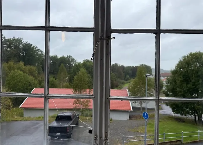 Workers Dream - 10 Bedroom - 14 Beds - Volvo Holiday home