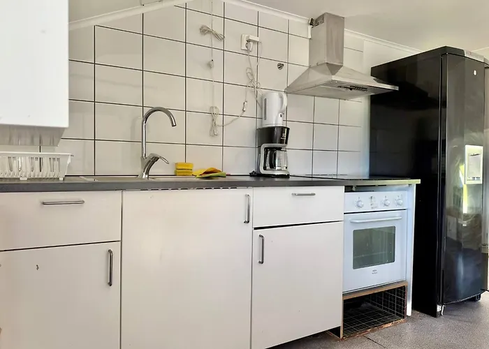 Feriehus Workers • 19 Beds • 3 Kitchens • Volvo • Parking