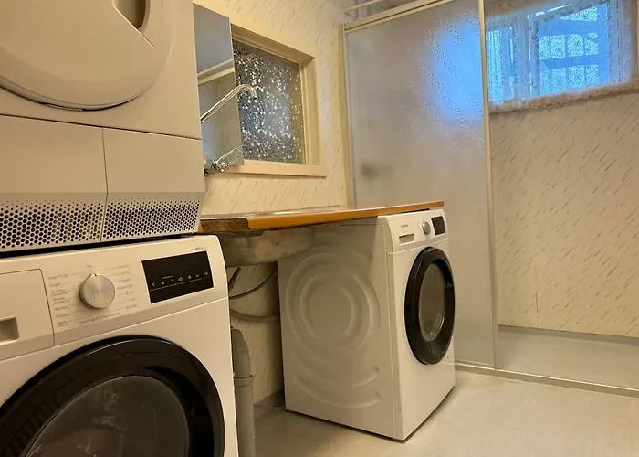 Holiday home Workers Dream - 10 Bedroom - 14 Beds - Volvo