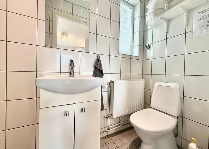 Workers • 19 Beds • 3 Kitchens • Volvo • Parking * Gothenburg