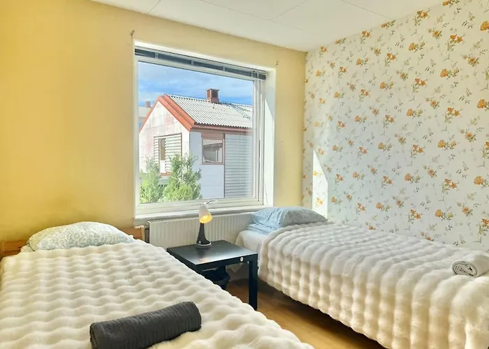 Holiday home Business Groups - 4 Bedrooms - 7 Beds - Near Volvo Gothenburg