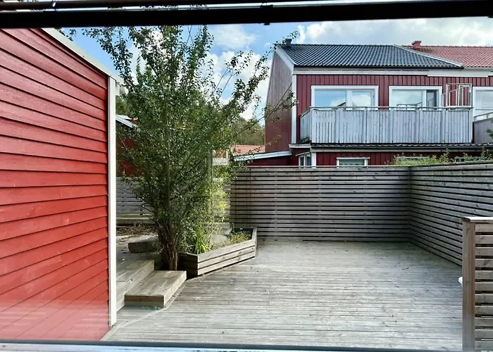 Workers - 8 Beds - 4 Bedroom - 2 Bath