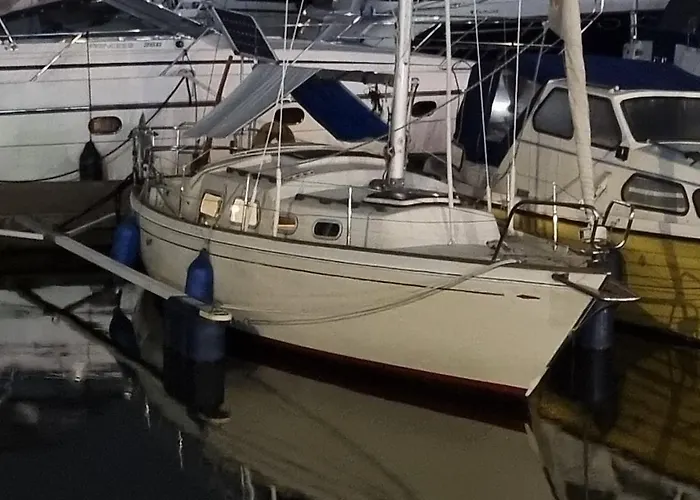 Cozy Sailboat In Göteborg