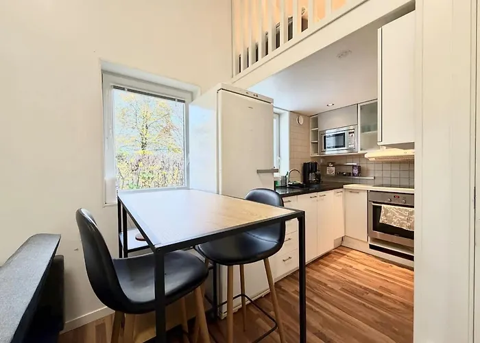 Workers - 2 Beds - Free Parking -volvo Holiday home