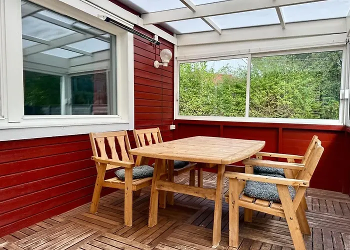 Workers - 8 Beds - 4 Bedroom - 2 Bath