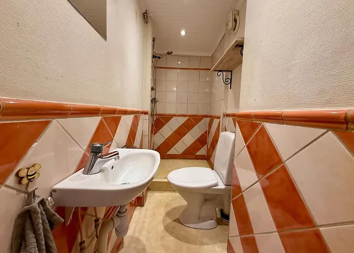 Workers - 5 Bedroom - 2 Bath - Volvo - Parking Holiday home *