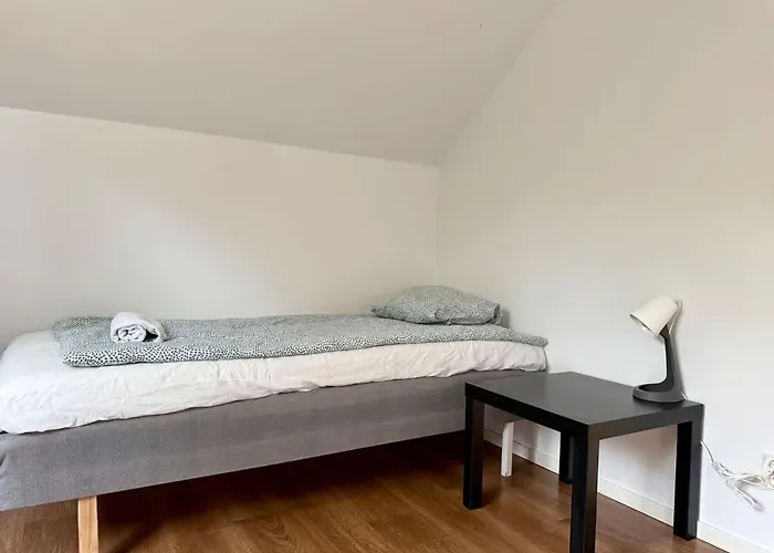 Workers - 4 Beds - Near Volvo - Parking ヨーテボリ